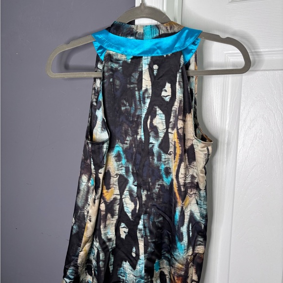 Tahari Black & Tan Print Sleeveless V Neck Blouse Size Small - Picture 6 of 7